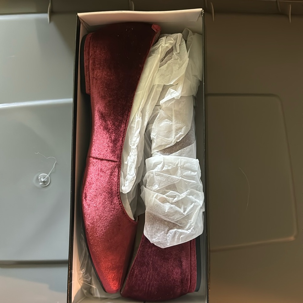 Burgundy velvet pointy toe flats